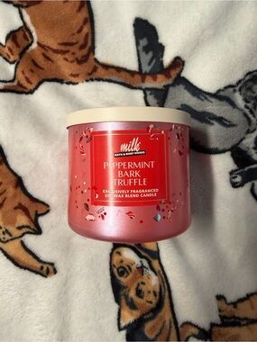 Bath & Body Works Milk Peppermint Bark Truffle Candle